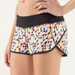 Lululemon Seawheeze Tri Check Speed Short, Sz 6